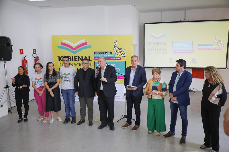 Reitor da UFAL Josealdo Tonholo e Vice-Governador Ronaldo Lessa participam do lançamento da 10ª edição da Bienal do Livro | Divulgação