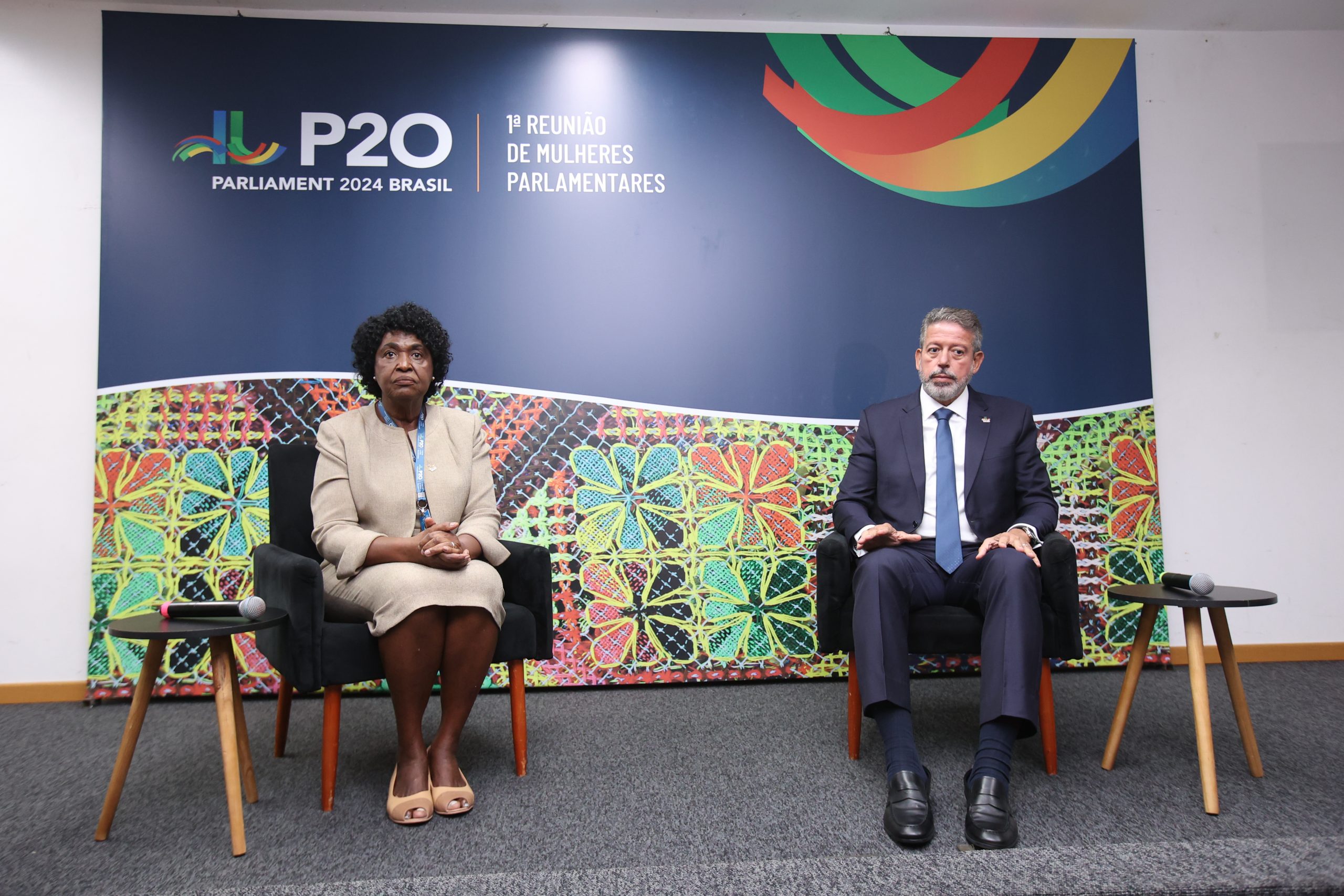 Benedita da Silva (PT-RJ) e Presidente da Câmara dos Deputados, Arthur Lira, na 1ª Reunião de Mulheres Parlamentares do G20 | Foto: Itawi Albuquerque