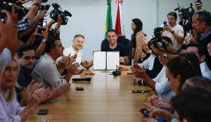 Renan Filho, e o governador de Alagoas, Paulo Dantas, oficializaram a ordem de serviço para a duplicação da BR-424 | Foto: Assessoria